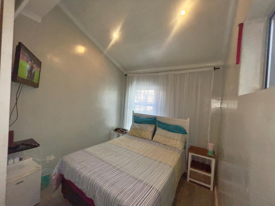 4 Bedroom Property for Sale in Grassy Park Western Cape
